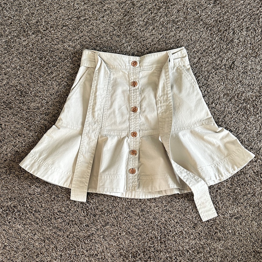 Banana Republic Beige skirt size 2
